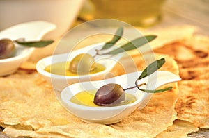 Olives with extra virgin olive oil