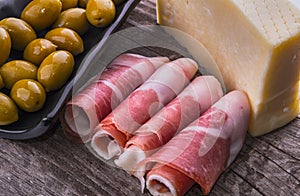 Olives ham cheese