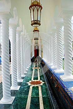 Omar Ali Saifuddien Mosque