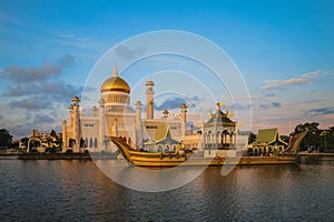 Omar Ali Saifuddien Mosque in Bandar Seri Begawan