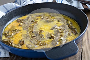Omelet with artichoke
