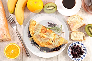 Omelet with blueberries