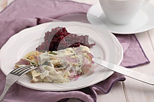 Omelet with red onion and beetroot salad