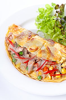 Omelette with tuna and vegetables