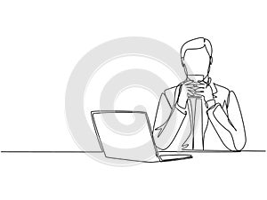 One continuous single line drawing of young happy marketing manager watching sales graph at laptop screen while enjoying aroma of