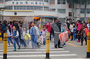 One day after school, students go out of the school gate