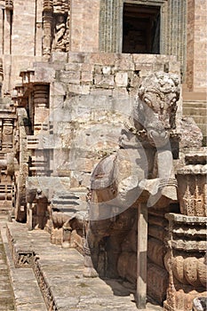 One of the horses pulling the chariot shape temple