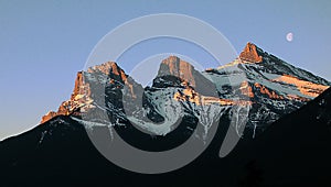 One moon and Three Sisters