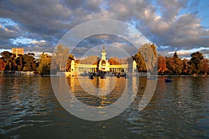 One of the most famous parks in Madrid is El Parque del Buen Retiro famous for the rowboats.