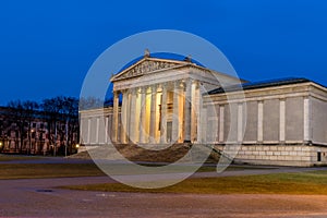 One of the Roman buidlings in Munich at blue hour