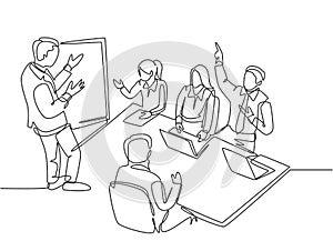 One single line drawing of young business manager giving presentation to train apprentices at the office during meeting. Job