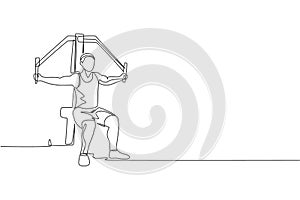 One single line drawing young energetic man exercise with hammer strength machine in gym fitness center graphic vector