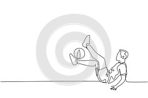 One single line drawing of young happy man perform soccer freestyle juggling with shinbone at the city square vector illustration