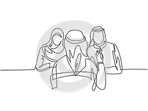 One single line drawing of young muslim stratup founder interviewing employee candidate at office. Saudi Arabia cloth kandora