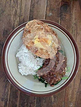 This is one of the typical Indonesian foods, namely Nasi Pecel