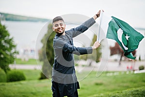 Ð¡onfident pakistani man.