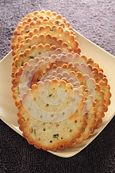 Onion cracker