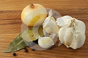 Onion, garlic, bay leaves and black pepper