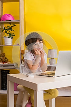 Online lessons for children. Homeschooling and distance education for kids.