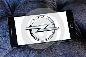 Opel car logo