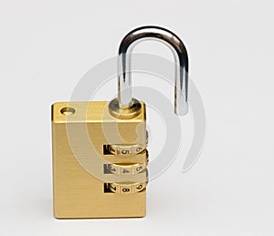 Open combination lock