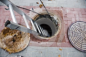 Repair work in the hatch