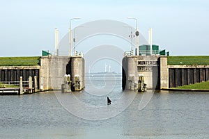 Open lock gates