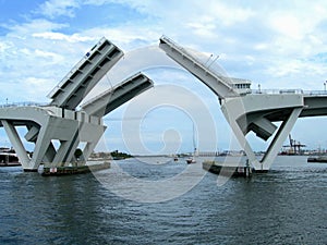 Otvorené most na prístav 