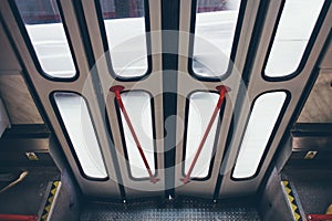 Opening/closing tram doors