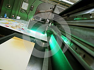 Operation of a large-format printer