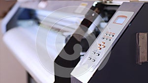 Operator turns on printing process of inkjet printing press with ciss system.