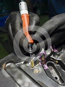 Operator use carbide burr grinding mold