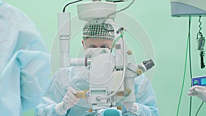 Ophtalmology surgeons within the intervention