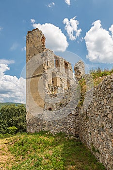 Zřícenina hradu Oponice, Slovensko