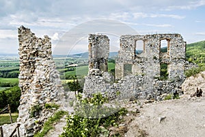 Zrúcanina hradu Oponice, Slovensko