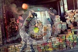 Opposite players in paintball game