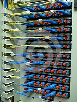 Optical fiber patch panel