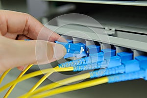 Optical network cables and servers