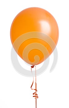 Oranžový balón na bielom 