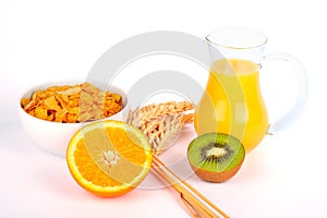 Orange juice and cereals with kiwi
