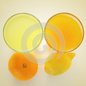 Naranja jugo a limón jugo 