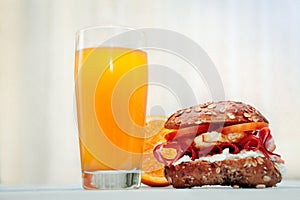 Orange juice and stuffed bun-Chrono diet