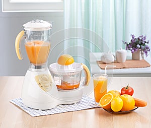Orange or lemon juice blender machine
