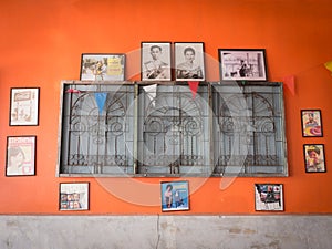 Orange Old Home Vintage wall Top with King and Queen of Thailand