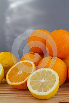 Oranges and lemon with slices