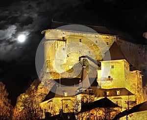 Castello notte scena 