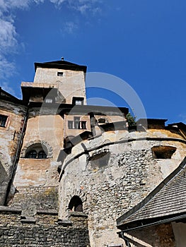 Oravský hrad, pohľad na Korvínov palác s hlavnou vežou