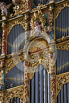 Organ in the New Cathedral of Salamanca photo