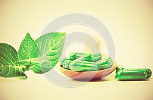 Organic herbal green medicine capsule