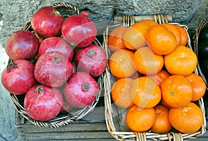 Organic market: pomegranate and orange